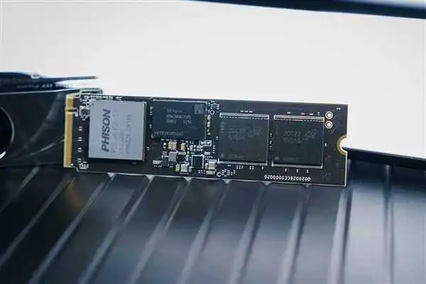 PCIe 5.0固态硬盘先别买：价格太高